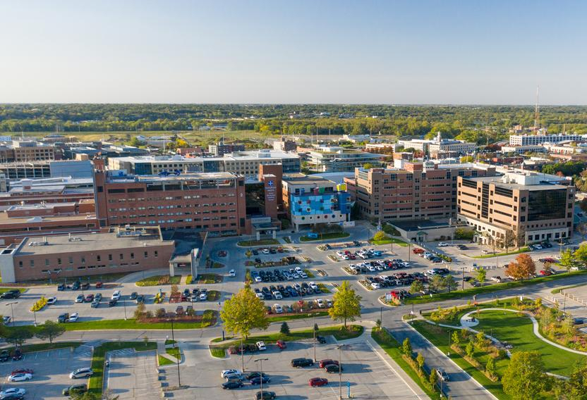 Des Moines Iowa Methodist Medical Center campus exterior building photo with Blank Children's Hospital building and John Stoddard Cancer Center.jpg