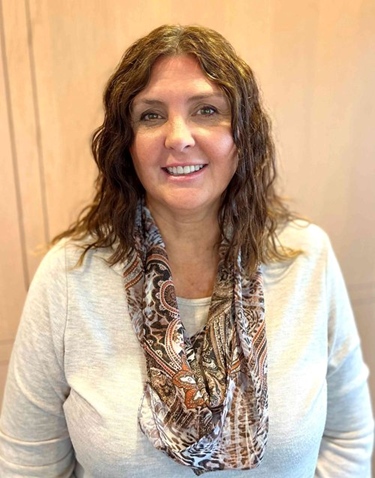 Traci Bates Headshot