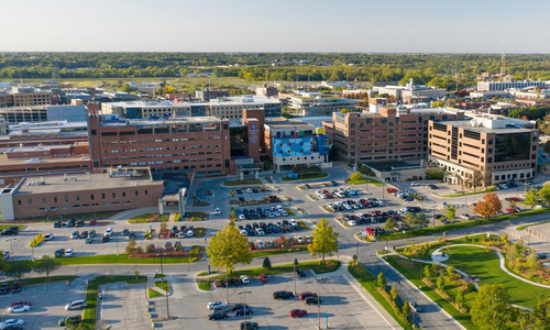 Des Moines Iowa Methodist Medical Center campus exterior building photo with Blank Children's Hospital building and John Stoddard Cancer Center