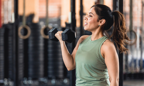 Woman lifting dumbell.jpg