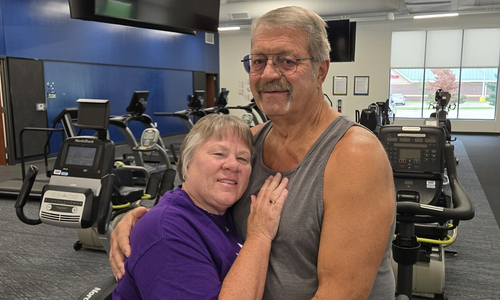 Tom Roschen and Vicki in cardiac rehab facility