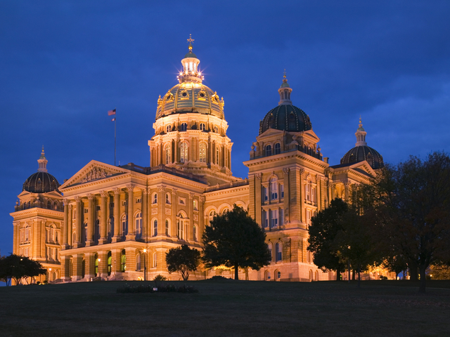 IowaStatCapitolBuilding.jpg