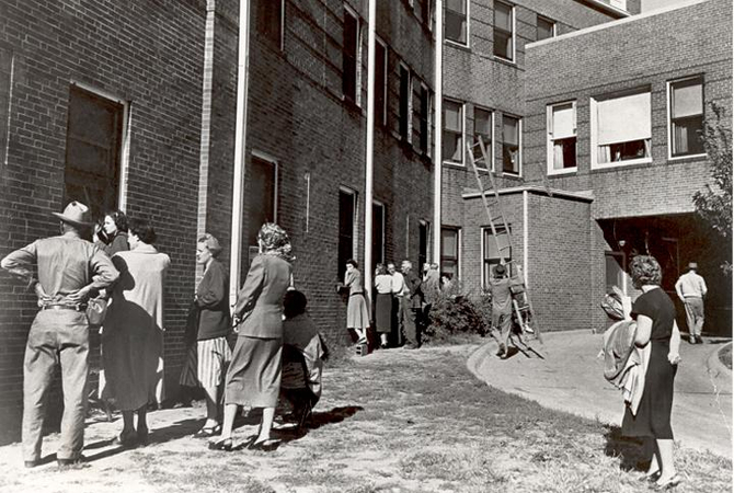 People with ladder72dpi.jpg