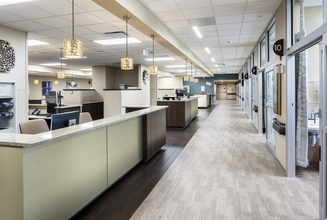 Iowa Methodist Adult Emergency Dept Nurse & Physician Area .jpg