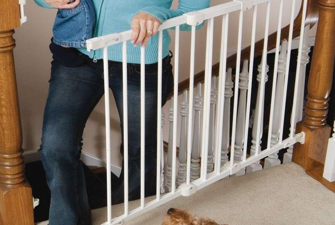 KidCo Angle Mount Gate.jpg