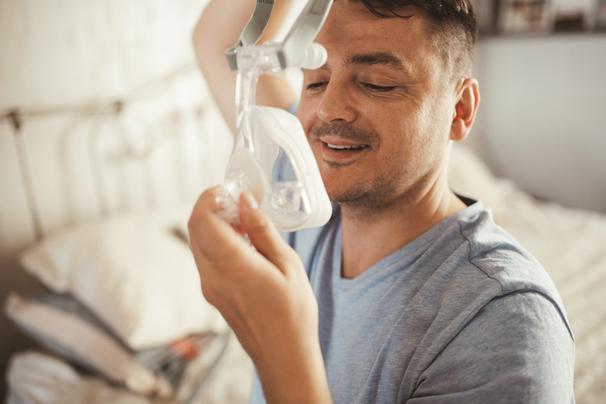 How Does a CPAP Work and What CPAP Alternatives Help Treat Sleep Apnea?